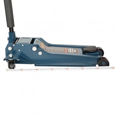 Professional garage jack 3.5t. Low profile 3