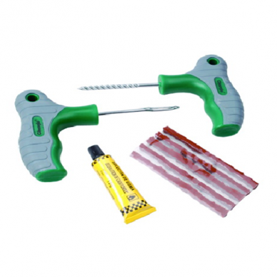 Tire repairing set