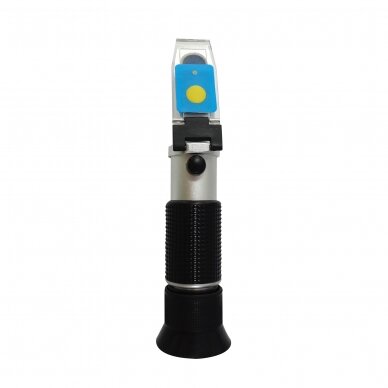 Refractometer with LED light